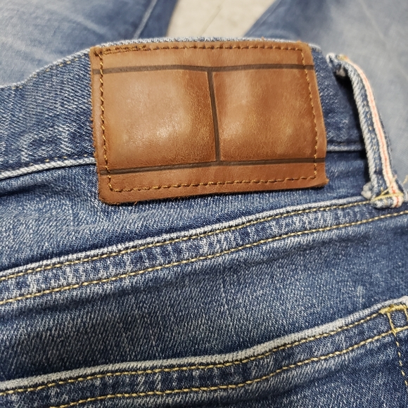 Tommy Hilfiger High Rise Distressed Jeans - Picture 4 of 7